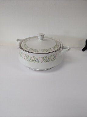 Taihei China Fine China Covered Dish Soup Tureen Bowl Lid Floral Silver Trim Jap